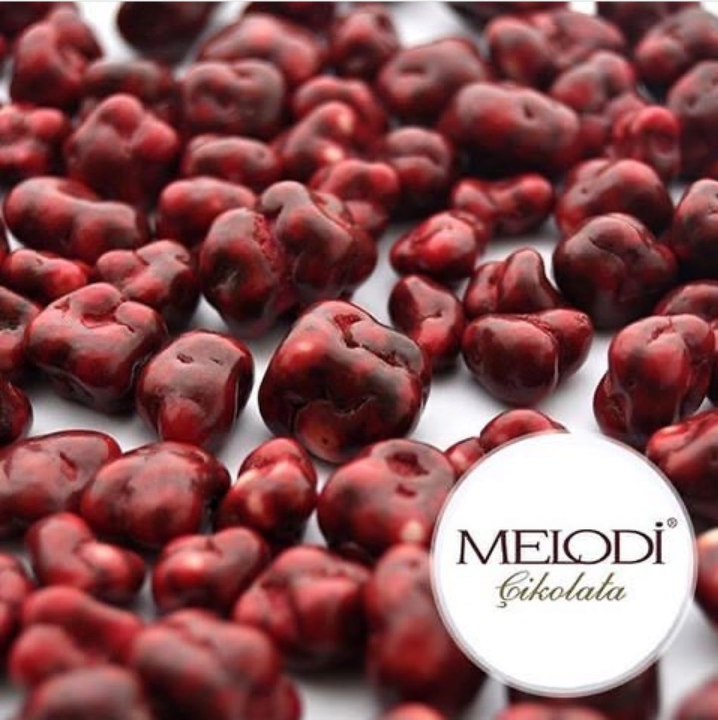 01187 Böğürtlen aromalı draje 4 kg kutusu 4805 tl